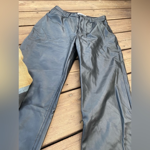 ◾️NWT Abercrombie & Fitch Ultra High Rise Ankle Leather Pants, 29 - Picture 2 of 5